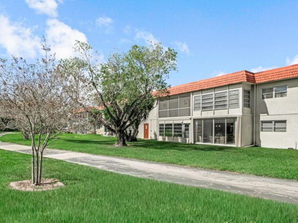 33 Abbey Lane 103, Delray Beach FL 33446