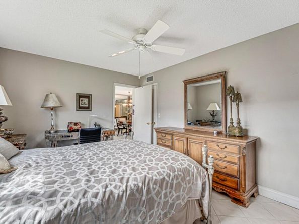 33 Abbey Lane 103, Delray Beach FL 33446