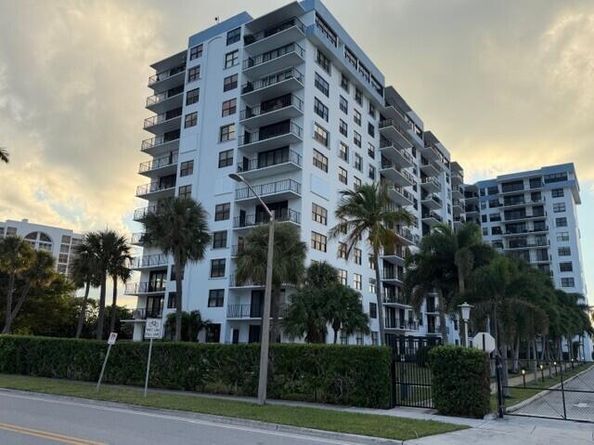 3800 Washington Road 806, West Palm Beach FL 33405