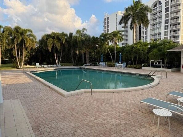 3800 Washington Road 806, West Palm Beach FL 33405