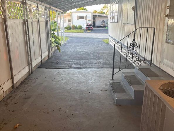 562 NE 47th St, Lot 393, Deerfield Beach FL 33064