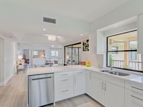 17053 Waterbend 231 Drive 231, Jupiter FL 33477