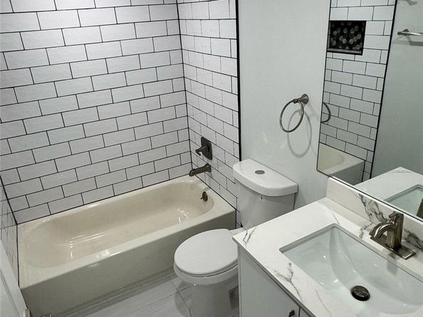 Undisclosed Address #FX-10535837, Lauderdale Lakes FL 33319