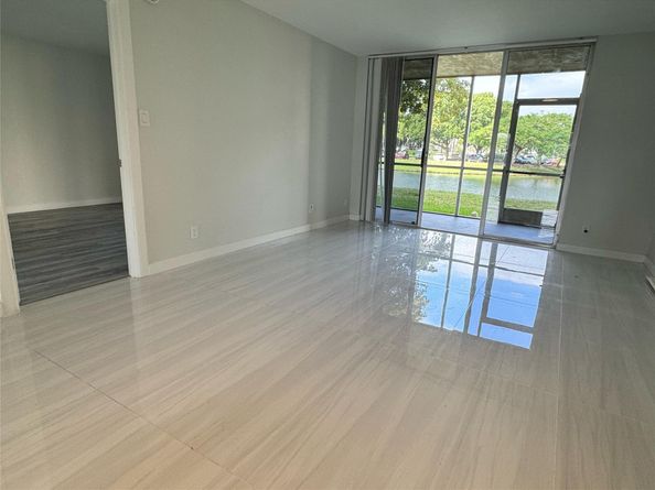 Undisclosed Address #FX-10535837, Lauderdale Lakes FL 33319