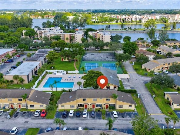 3370 Beau Rivage Dr 2X, Pompano Beach FL 33064