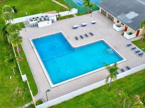 3370 Beau Rivage Dr 2X, Pompano Beach FL 33064