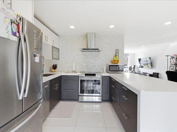 3370 Beau Rivage Dr 2X, Pompano Beach FL 33064