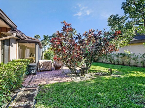 6750 Versailles Court, Lake Worth FL 33467