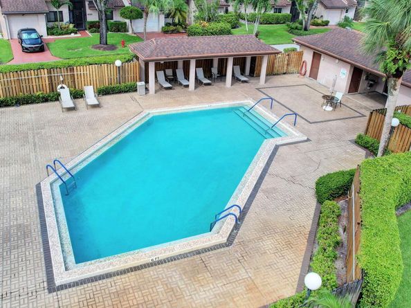 6750 Versailles Court, Lake Worth FL 33467