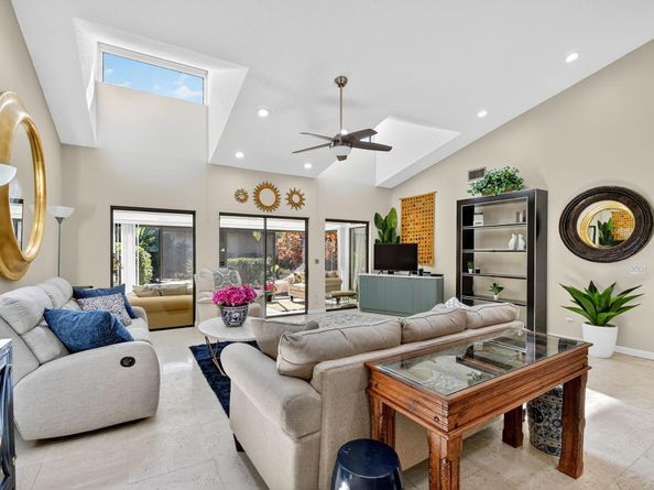 6750 Versailles Court, Lake Worth FL 33467