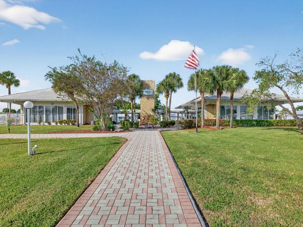 2550 E Golf Blvd, Pompano Beach FL 33064