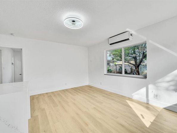 513 SW 15th St, Fort Lauderdale FL 33315