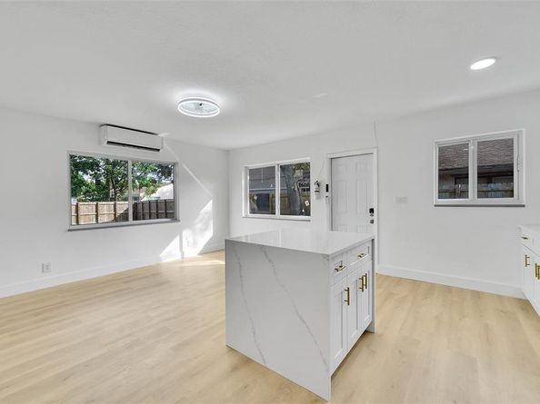 513 SW 15th St, Fort Lauderdale FL 33315