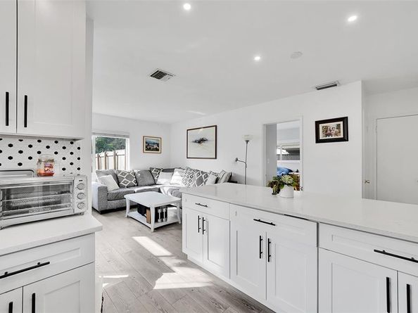 513 SW 15th St, Fort Lauderdale FL 33315