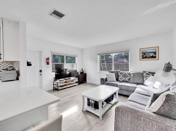 513 SW 15th St, Fort Lauderdale FL 33315