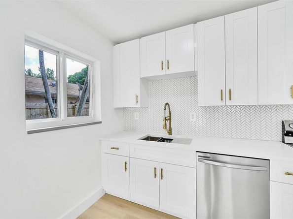 513 SW 15th St, Fort Lauderdale FL 33315