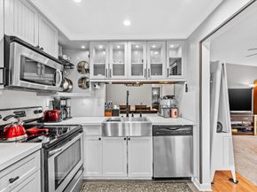 2761 S Oakland Forest Dr 204, Oakland Park FL 33309