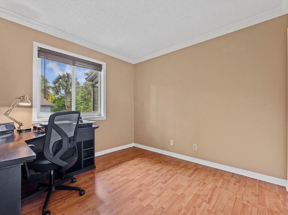 2761 S Oakland Forest Dr 204, Oakland Park FL 33309