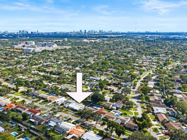 4314 Roosevelt St, Hollywood FL 33021