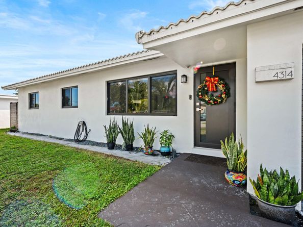 4314 Roosevelt St, Hollywood FL 33021