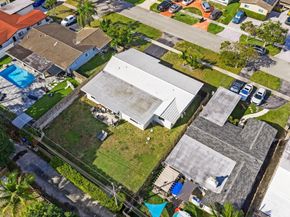 4314 Roosevelt St, Hollywood FL 33021
