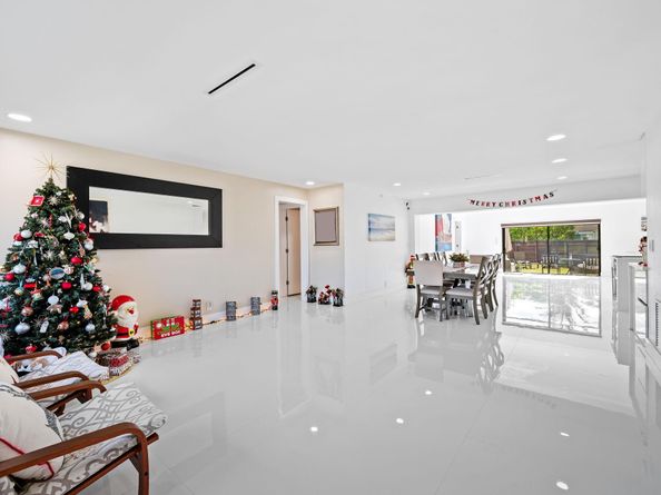 4314 Roosevelt St, Hollywood FL 33021