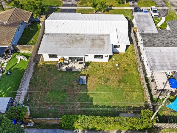 4314 Roosevelt St, Hollywood FL 33021