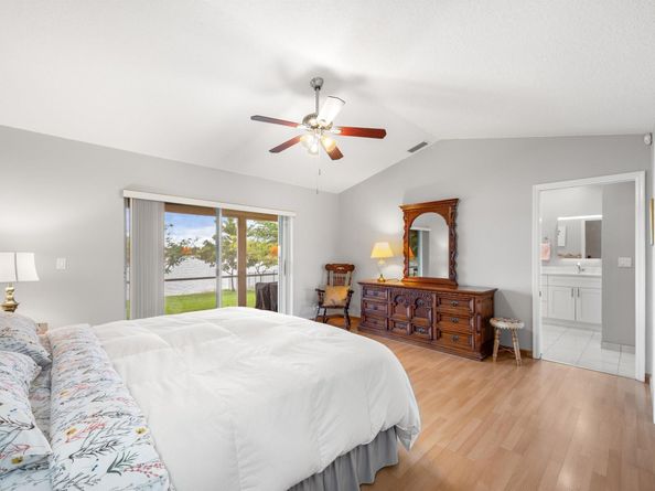 1011 NW 193rd Ave, Pembroke Pines FL 33029