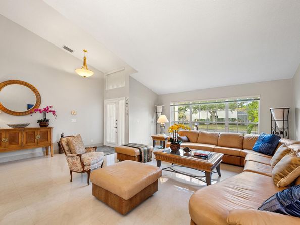 1011 NW 193rd Ave, Pembroke Pines FL 33029