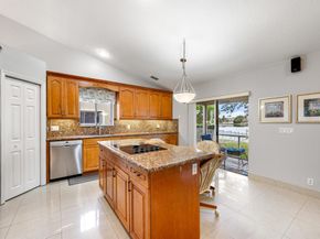 1011 NW 193rd Ave, Pembroke Pines FL 33029