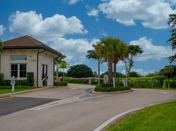 9259 Vista Del Lago 18J, Boca Raton FL 33428