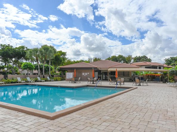 9259 Vista Del Lago 18J, Boca Raton FL 33428