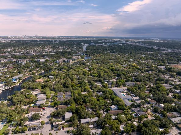 615 SW 14th Ave, Fort Lauderdale FL 33312