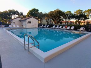 4735 E Lucerne Lakes Boulevard E 413, Lake Worth FL 33467