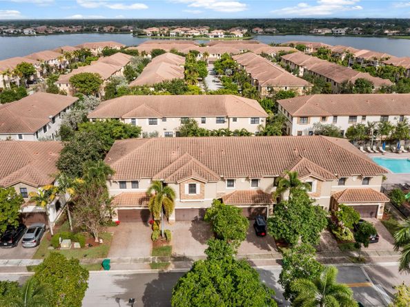 9627 Town Parc Cir S., Parkland FL 33076