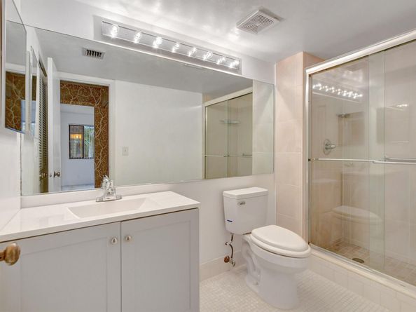 11255 Green Lake Drive 202, Boynton Beach FL 33437