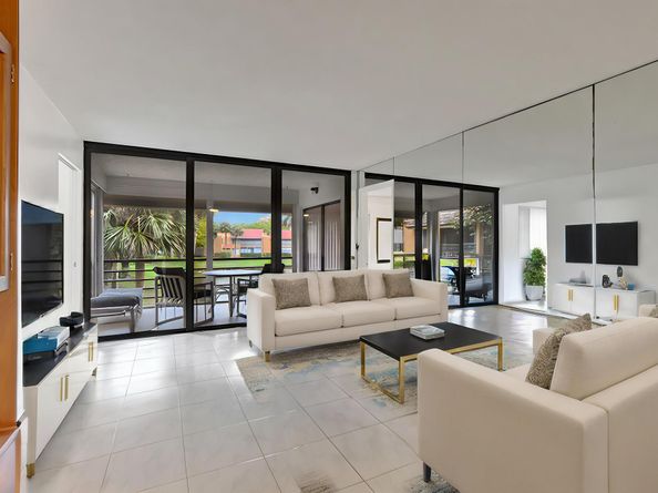 11255 Green Lake Drive 202, Boynton Beach FL 33437