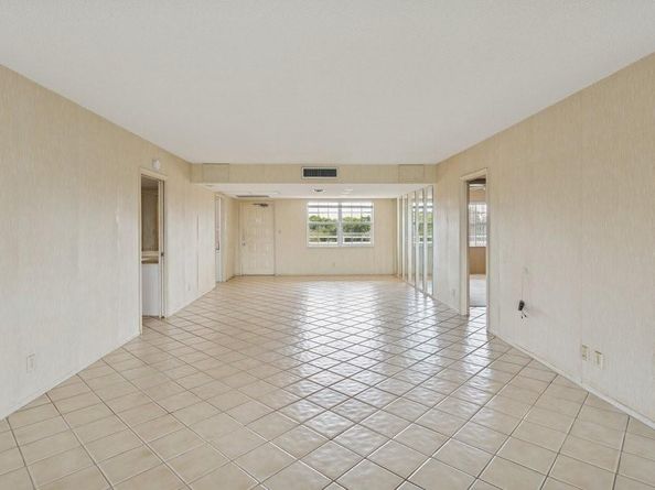 3960 Oaks Clubhouse Drive 502, Pompano Beach FL 33069