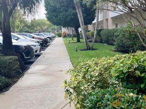 3960 Oaks Clubhouse Drive 502, Pompano Beach FL 33069