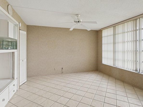 3960 Oaks Clubhouse Drive 502, Pompano Beach FL 33069