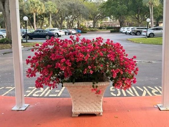 3960 Oaks Clubhouse Drive 502, Pompano Beach FL 33069