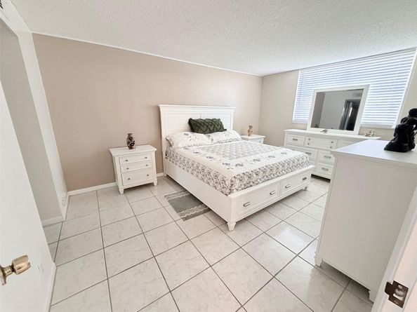 3040 Holiday Springs Blvd 110, Margate FL 33063