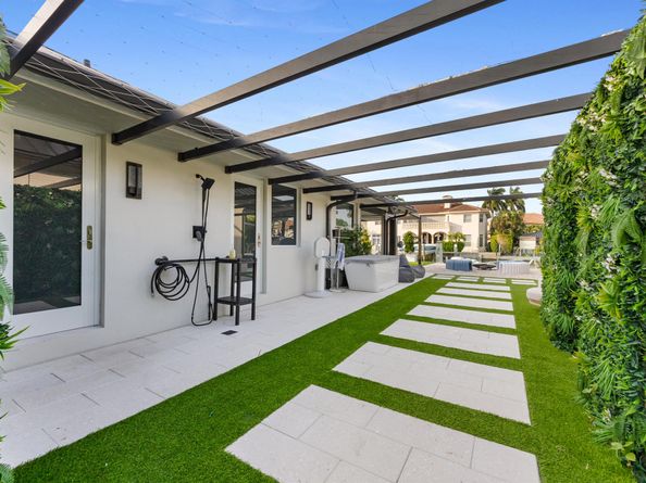 941 Iris Drive, Delray Beach FL 33483