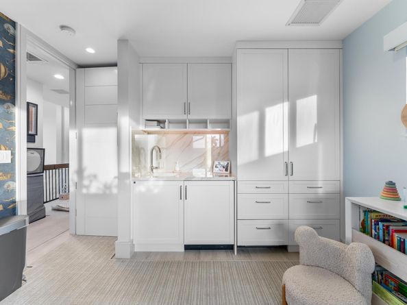 941 Iris Drive, Delray Beach FL 33483