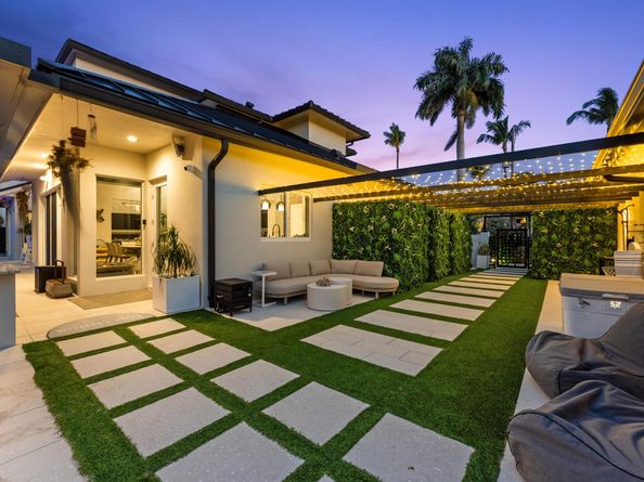 941 Iris Drive, Delray Beach FL 33483