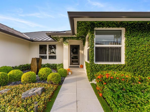 941 Iris Drive, Delray Beach FL 33483