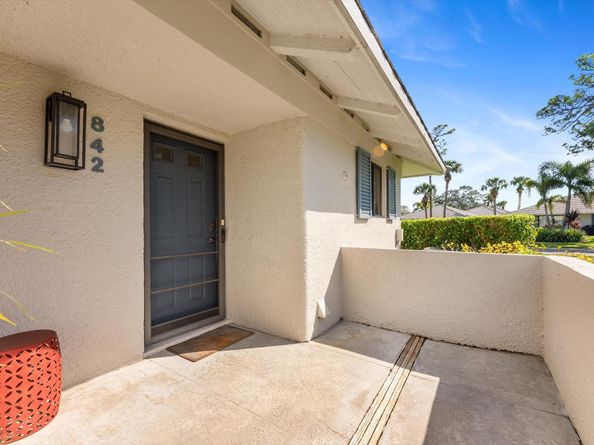 842 Club Dr 842, Palm Beach Gardens FL 33418