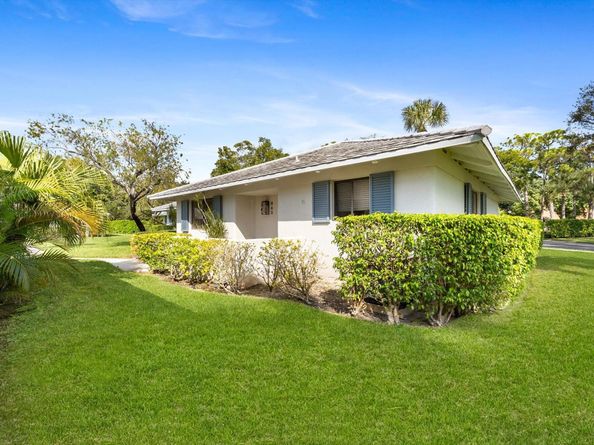 842 Club Dr 842, Palm Beach Gardens FL 33418