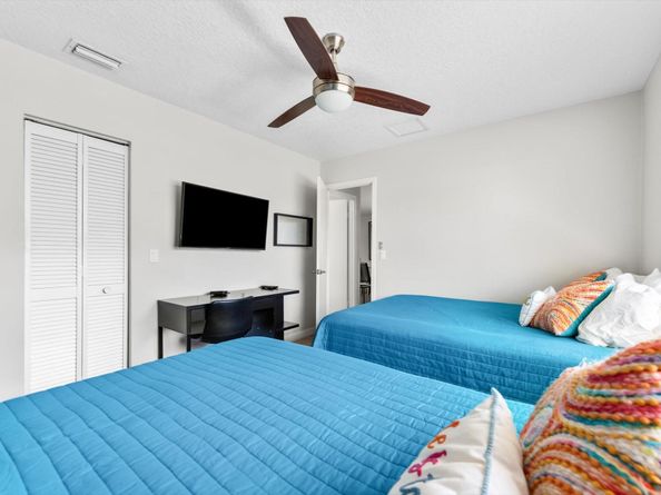 842 Club Dr 842, Palm Beach Gardens FL 33418