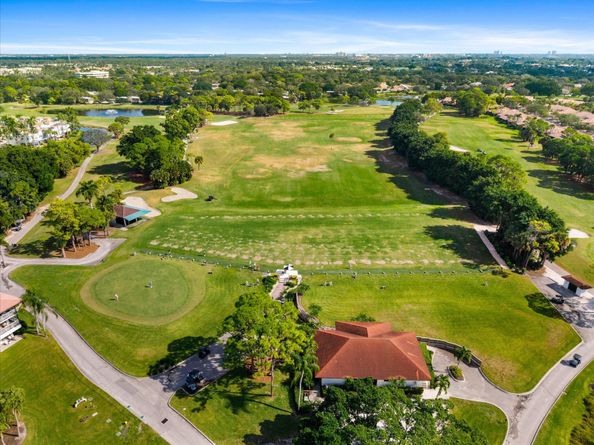 842 Club Dr 842, Palm Beach Gardens FL 33418